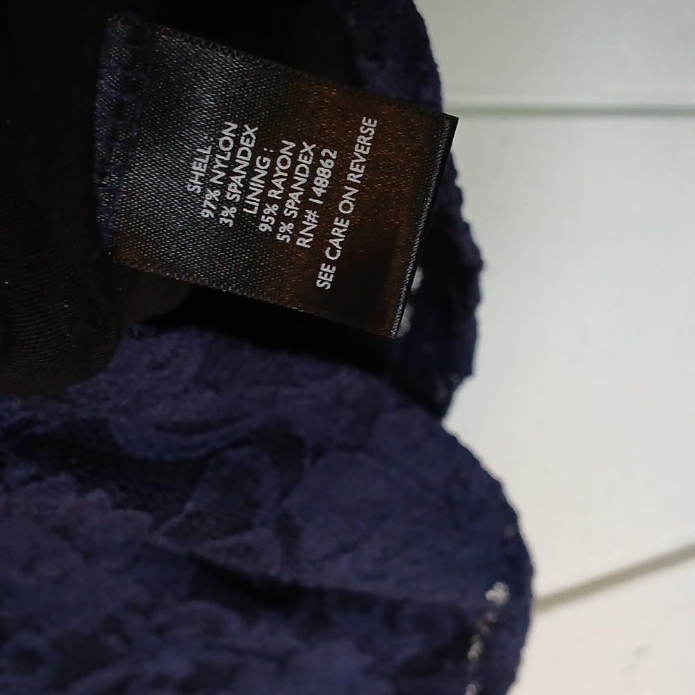 Torrid NWT Navy Blue Lace Boatneck Top Lace Long Sleeves Size 0 Large - Picture 10 of 11